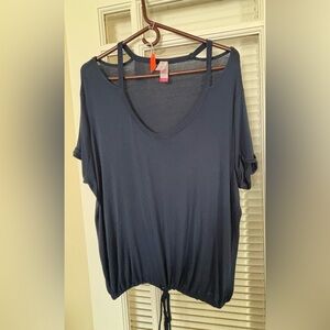 Navy Blue Women's Top-Juniors size 3x/Ladies Size 2x